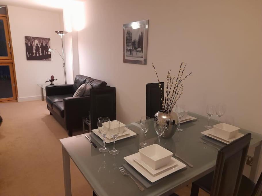 Centrally Situated 1 Bedroom Apartment! Бирмингем Экстерьер фото